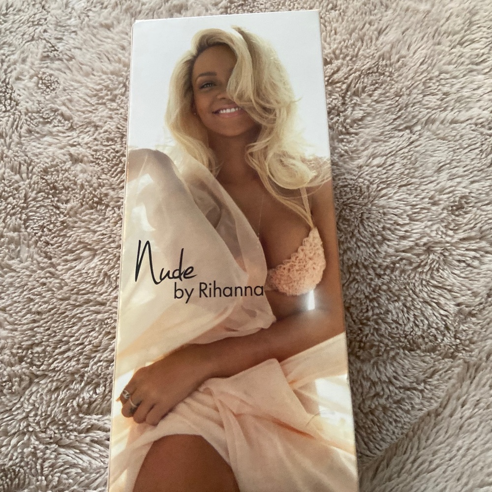 Rihanna Nude fragrance